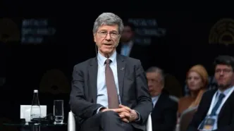 جفری ساکس: اهداف اعلامی جنگ علیه ایران دست‌ یافتنی نیست/ به اسرائیل توصیه می‌کنم خفه شود و به مرزهای خودش بازگردد