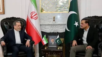 آغاز دیدار عراقچی با فرمانده ارتش پاکستان