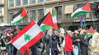 درخواست صدها نفر در استکهلم برای توقف حملات به ایران