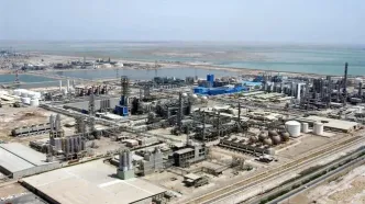 بازدید معاون وزیر نفت از منطقه ویژه اقتصادی پتروشیمی/ ضرورت تسریع در عملیات بازسازی