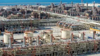 بازدید معاون وزیر نفت از پالایشگاه‌های آسیب‌دیده مجتمع گاز پارس جنوبی