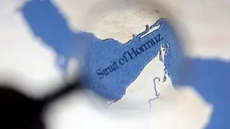 یک نفتکش متعلق به چین که در بندر حمریه امارات بارگیری کرده، از تنگه هرمز عبور کرد/ این نفتکش به دلیل استفاده از آن برای حمل نفت خام ایران، هدف تحریم‌های آمریکا قرار گرفته بود/ یک نفتکش دیگر به مقصد عراق، وارد تنگه هرمز شد