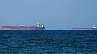 یک نفتکش تحریمی از تنگه هرمز عبور کرد