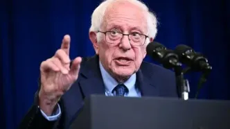 سندرز: ترامپِ خطرناک یاوه‌گویی می‌کند