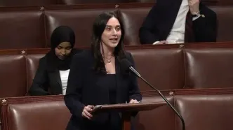 طرح نماینده ایرانی‌تبار کنگره آمریکا برای استیضاح وزیر جنگ ایالات متحده