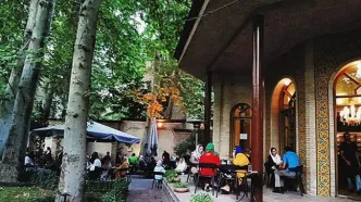 تصاویر خبرگزاری فرانسه از کافه‌های تهران در دوران آتش‌بس