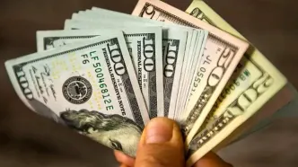 قیمت دلار امروز سه‌شنبه ۱ اردیبهشت ۱۴۰۵ / دلار آزاد به کانال ۱۴۰ هزار تومان وارد می‌شود؟