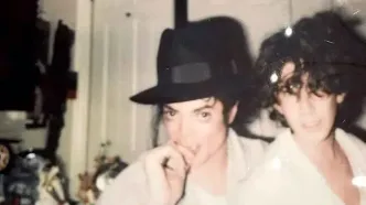 انتشار عکس‌های فاجعه‌بار مایکل جکسون با کودکان | سایه شوم یک رسوایی بر سر اسطوره موسیقی