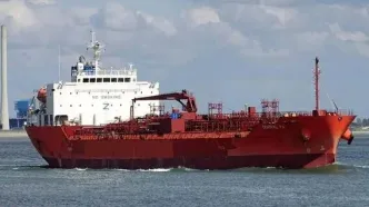 یک کشتی متعلق به ایران از دریای عمان عبور کرد