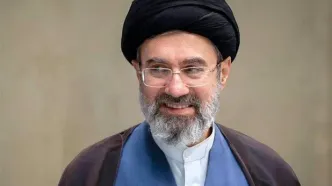 رهبر انقلاب ایران چگونه در جلسات شرکت می‌کنند؟