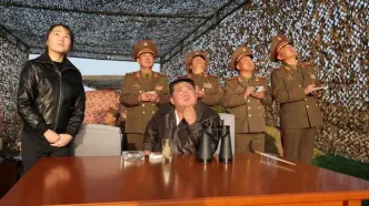 تصاویر؛ نظارت کیم و دخترش بر آزمایش موشک‌های بالستیک