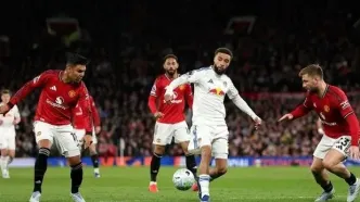 شکست خانگی منچستریونایتد 10 نفره مقابل لیدز