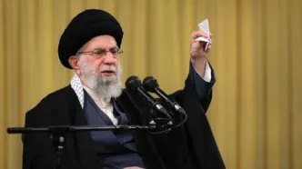 رهبر شهید انقلاب یکبار گفتند مذاکره شرافتمندانه نیست اما 2 بار بعد از این سخنان وارد مذاکره شدیم/ مذاکره بعد از جنگ با مذاکره در برجام (از ترس جنگ) فرق کرده است؛ این باید تبیین شود