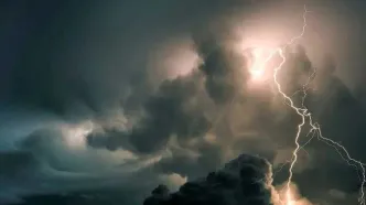 تصاویری از رعد و برق امشب تهران