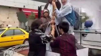 اقدام مورد توجه در لحظات طوفانی چهارراه ولیعصر