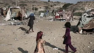 زندگی ٧٠ درصد مردم زاهدان در سکونتگاه‌های غیررسمی/ عادی‌شدن کابل‌کشی از تیر برق‌ها و برق‌گرفتگی کودکان