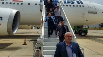 استقبال از حجاج ایرانی توسط عربستانی‌ها/ ویدئو