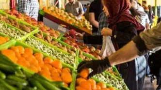 گوجه فرنگی 80 هزار تومان شد/ موز نزدیک ۳۶۰ هزار تومان قیمت خورد/ قیمت میوه و سبزیجات در بازار +جدول