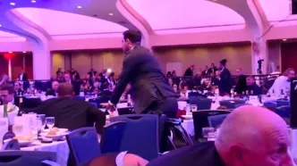 انتشار فیلم دوربین مداربسته از تیراندازی مراسم شام خبرنگاران توسط ترامپ