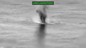 لحظه هدف قرار دادن قایق قاچاقچیان در اقیانوس آرام