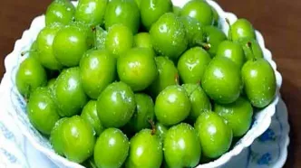 قیمت‌های عجیب از میوه‌های نوبرانه؛ گوجه‌سبز ۸۰۰ هزار تومان، چغاله ۵۰۰ هزار تومان