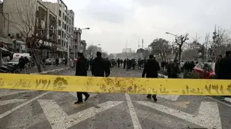 ظهر باورنکردنی خیابان پیروزی؛ بوی باروت، بوی خون