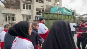 بازدید رئیس کمیته بین‌المللی صلیب سرخ از مناطق آسیب‌دیده تهران