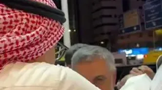 استقبال عربستانی‌ها از حجاج ایرانی با گل و گلاب