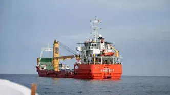 یک کشتی متعلق به ایران از دریای عمان عبور کرد و به ایران رسید