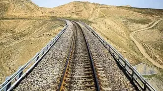 تخریب پل و خط ریلی قلعه‌نو بر اثر حمله هوایی