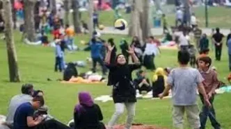 تصاویری از سیزده‌بدر مردم تهران در اوضاع جنگی