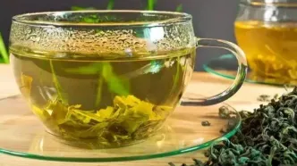این افراد در خوردن چای سبز باید خیلی مراقب باشند!