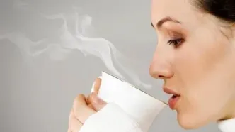 نکات مهم برای نوشیدن ایمن آب گرم | ۴ زمان طلایی نوشیدن آب گرم