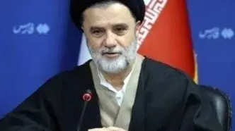 محمود نبویان: تنگه هرمز نباید رها شود
