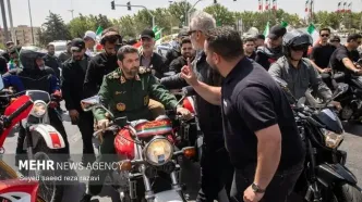 ژست متفاوت فرمانده ارشد سپاه در خیابان