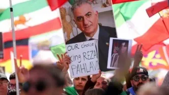 وحشیگری فرقه پهلوی از دید میدل‌‌ایست‌آی | سلطنت‌طلبان ایران، فعالان ضدجنگ را هدف قرار داده‌اند