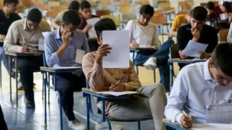 تجمع اعتراضی دانش‌آموزان به علت حضوری شدن امتحانات!