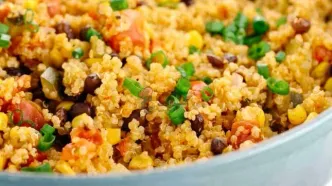راهنمای کامل پخت کینوا؛ جانشین فوق‌العاده برنج در رژیم‌های غذایی