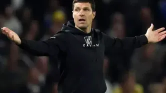 مایکل جکسون در ورزشگاه لیدز؛ شوخی جالب هواداران با مربی برنلی