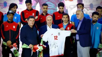 لباس‌ تیم ملی در میدان انقلاب جا ماند؟