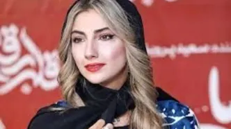 سفر در زمان؛ تیپ و چهرۀ «محیا دهقانی» در مراسم اکران یک فیلم؛ سال 98