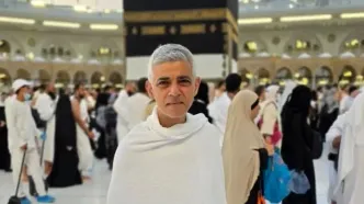 عکس؛ شهردار لندن با لباس احرام در مکه