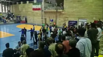 ببینید؛ دعوا و کتک‌کاری بعد از باخت فوتسال استقلال و ناکامی در صعود