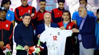 لباس‌ تیم ملی در میدان انقلاب جا ماند؟