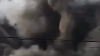 فوران آتشفشان مایون منطقه را در تاریکی فرو برد
