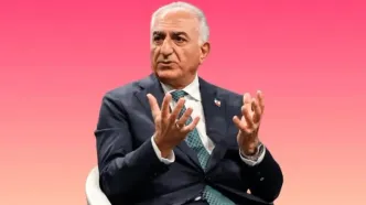 ویدیوی بی‌بی‌سی از اعتراض به پهلوی در نشست پولتیکو