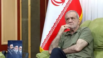 رئیس‌جمهور برای مدیریت انرژی کت خود را از تن درآورد