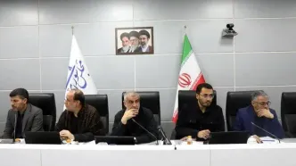 جزئیات جلسه غیرعلنی امروز مجلس با وزیر بهداشت/ پیگیری گرانی دارو و شهریه دانشجویان خارج از کشور از سوی نمایندگان/ درخواست دولت برای افزایش بودجه بیمه‌ها