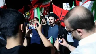 سیداحمد خمینی در تجمع شبانه تهران دیده شد