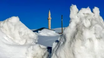 تصاویر؛ روستایی در ترکیه زیر برف دفن شد